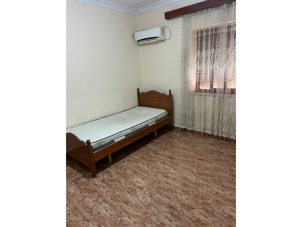 Apartament me Qera prane Rajonit Nr. 4