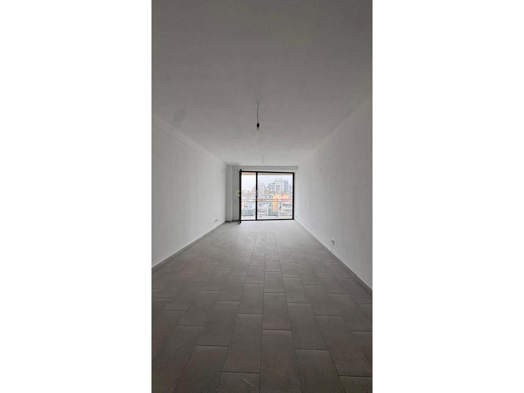 Shitet apartament 3+1+2 + post parkimi te perfshire ne cmim tek Mine Peza!