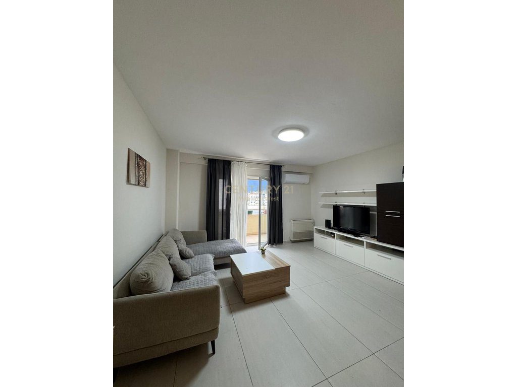 Jepet me qira apartament 2+1 te Atsh prane Pazarit te Ri