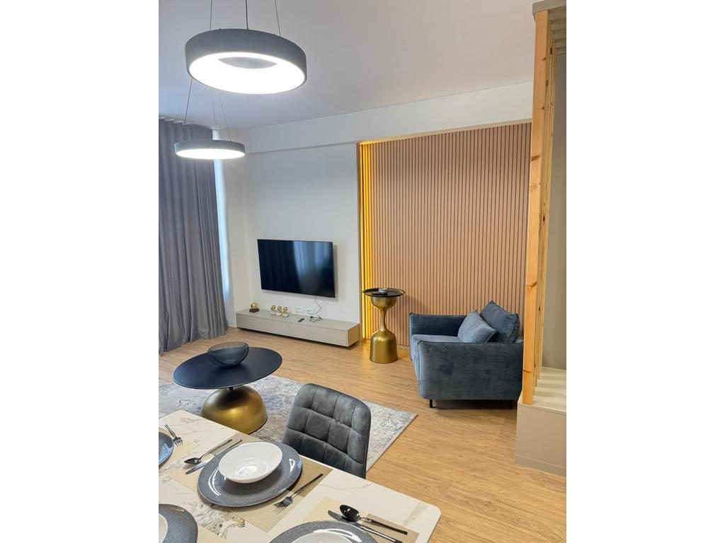 APARTAMENT LUKSOZ NE SHITJE, NE KOMPLEKSIN "FRATARI" NE ASTIR!