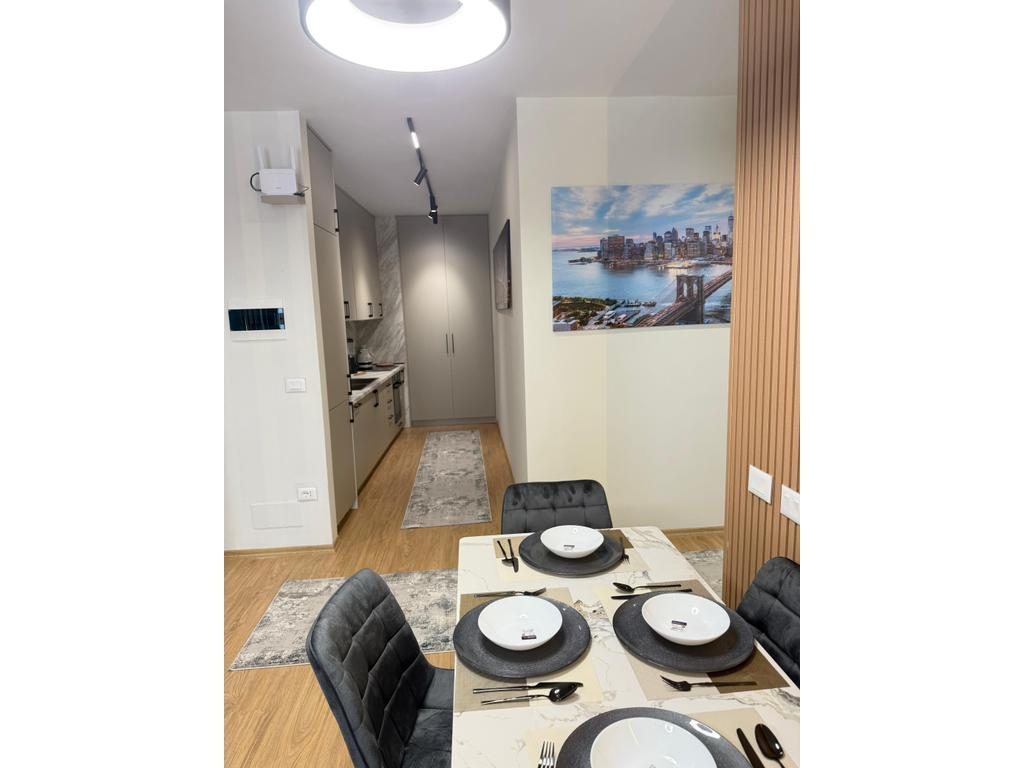 APARTAMENT LUKSOZ NE SHITJE, NE KOMPLEKSIN "FRATARI" NE ASTIR!