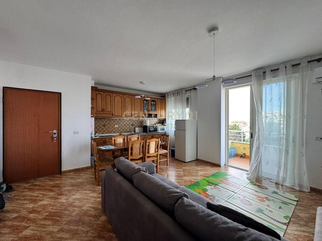 2 Apartamente 1+1 per shitje Durres
