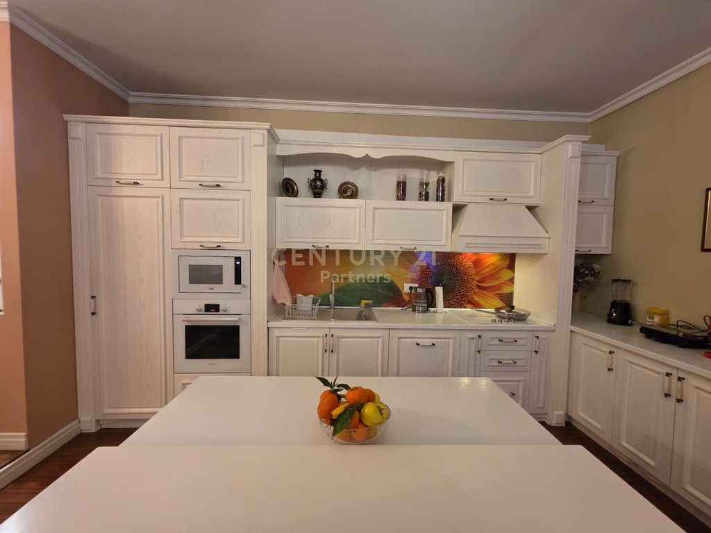 SHESIM  SUPER APARTAMENT LUKS NË ZONËN E CASA ITALIA, Tiranë
2+1+2+ LAVANDERI +VERANDE