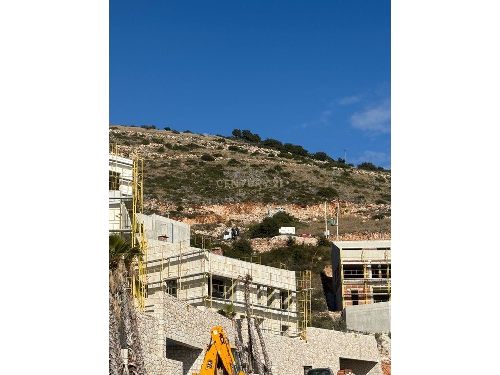 FAMILY VILLA PER SHITJE NE FOLIE VILLAGE JALE, RRESHTI I PARE !!