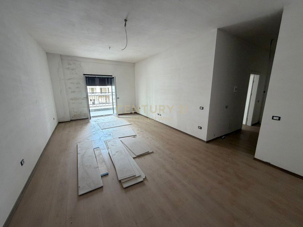 APARTAMENT 2+1+2 PËR SHITJE NË SAUK TË VJETËR TEK REZIDENCA "PORTA TIRANA E RE"!