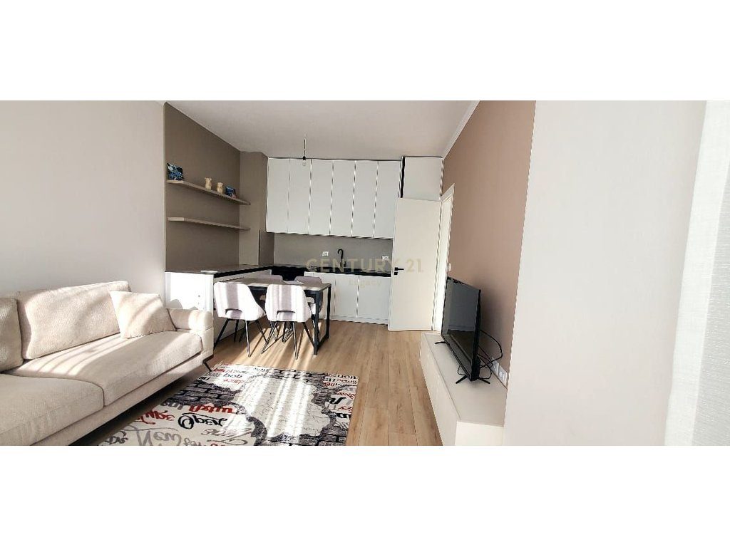 Jepet me qira apartament 2+1 në kompleksin Erli UET