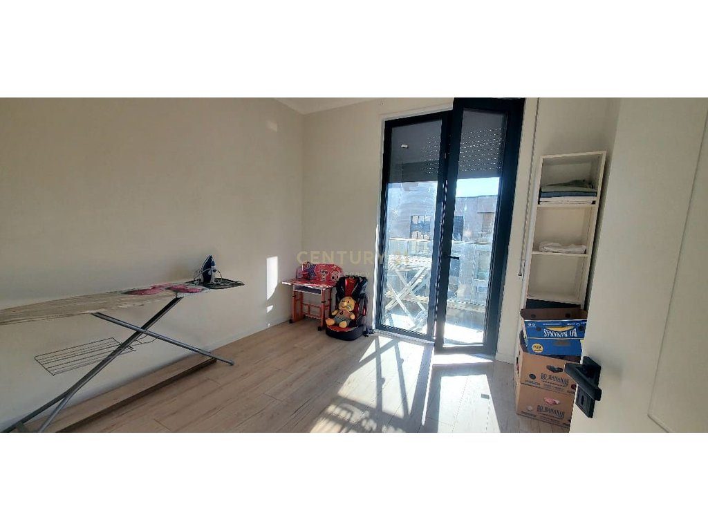 Jepet me qira apartament 2+1 në kompleksin Erli UET