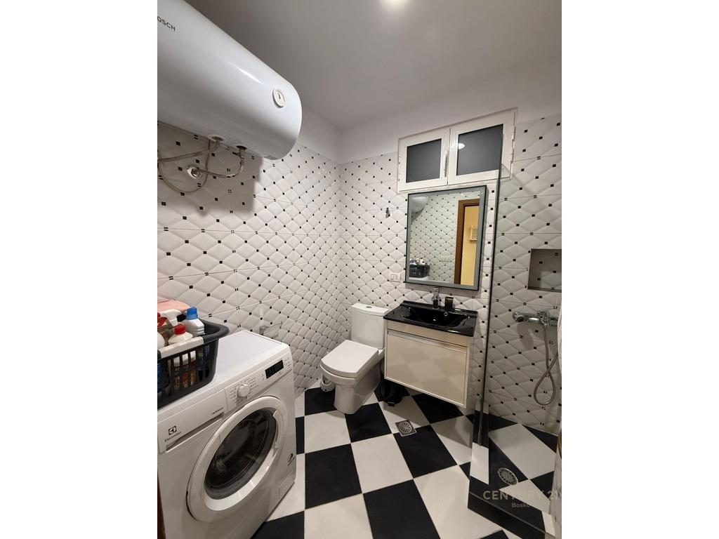 JEPET ME QERA APARTAMENT 2+1+2 , ZOGU I ZI