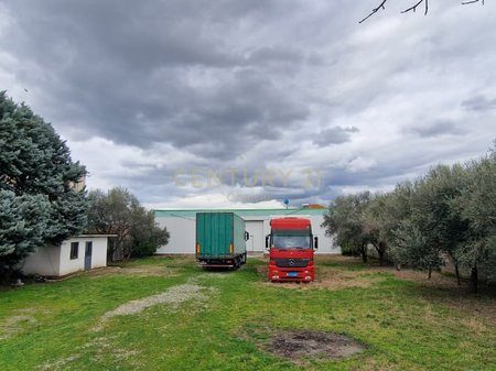 Shitet tokë arë 5600m2 në Kamëz!