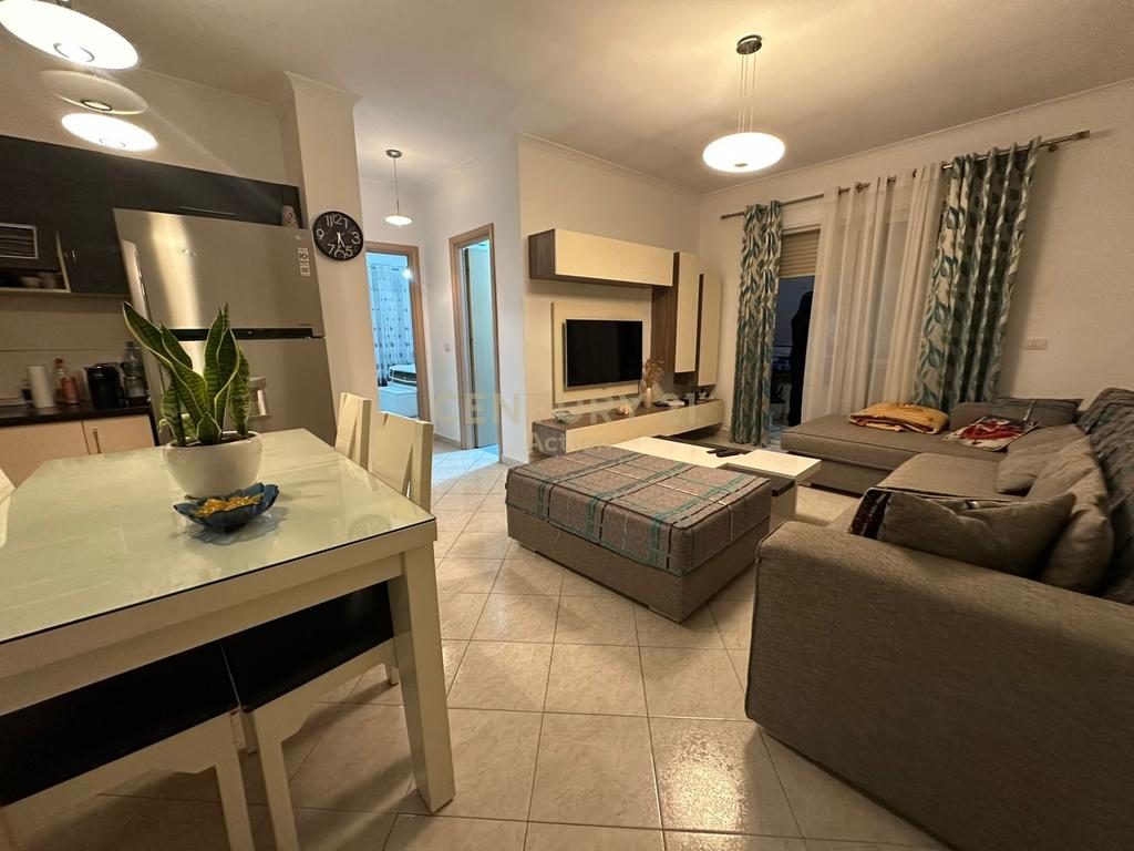 SHITET  APARTAMENT  2+1,NE FRESK!