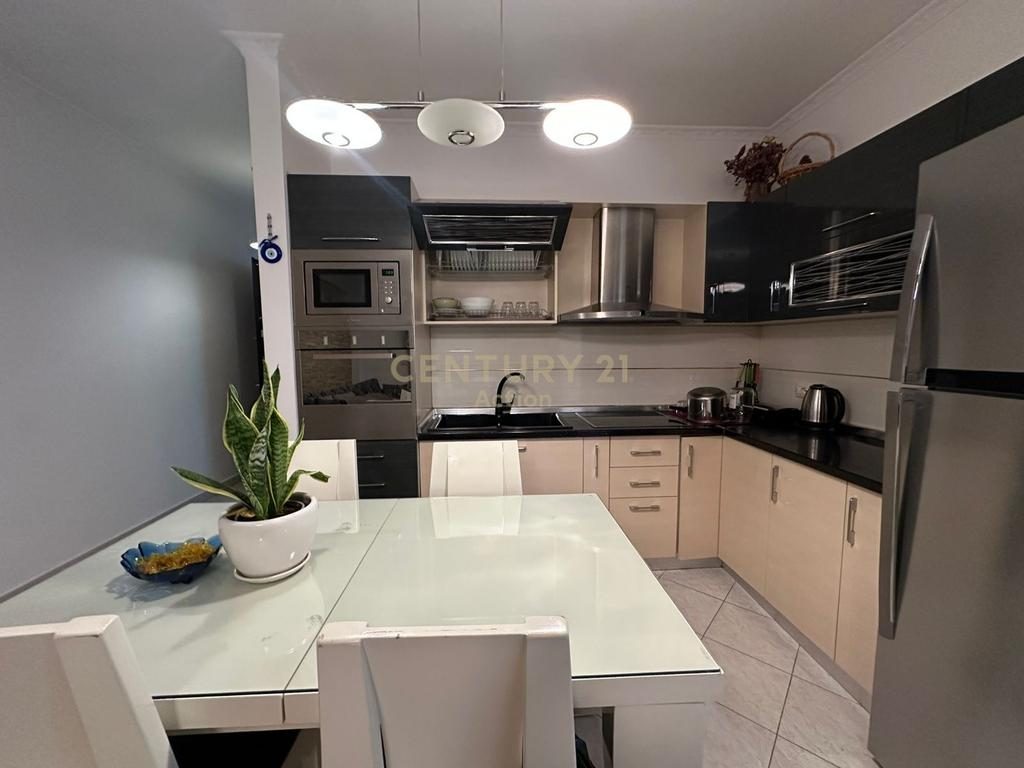 SHITET  APARTAMENT  2+1,NE FRESK!
