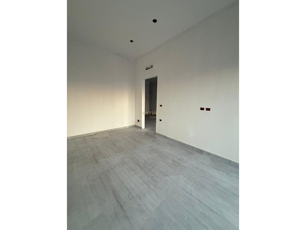 OKAZION !!1 SHITET APARTAMENT 1+1 ME PAMJE NGA DETI – ZONA “UJI I FTOHTË”, VLORE!