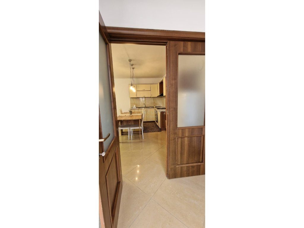 Apartament 2+1 ne qender me qera!
