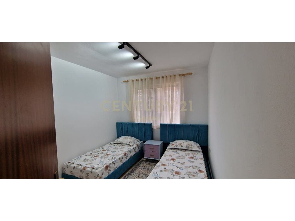 Apartament 2+1 ne qender me qera!