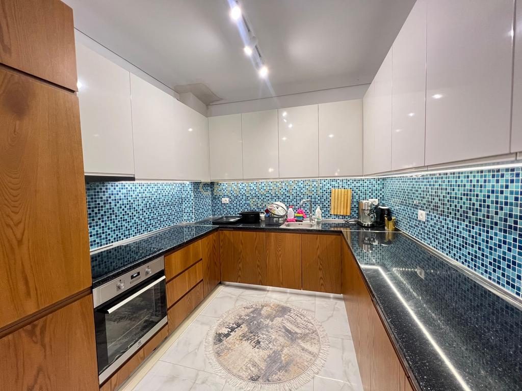 Shitet, Apartament 2+1, San Pietro Residence, Gjiri i Lalzit !