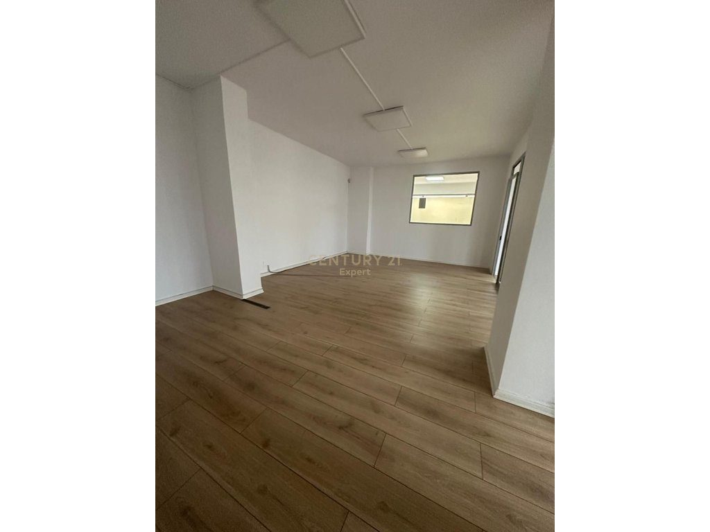 OKAZION SHESIM AMBIENT K0MERCJAL TEK 21 DHJETORI!