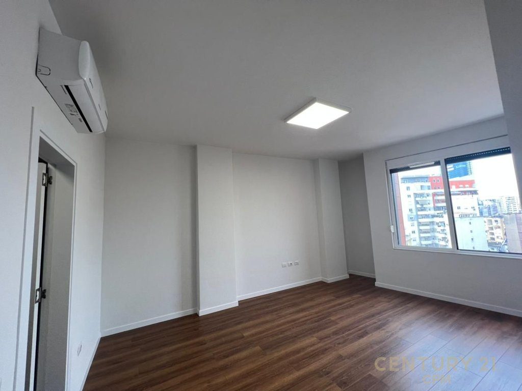 JAPIM ME QIRA APARTAMENT PER ZYRA, NE QENDER!!!