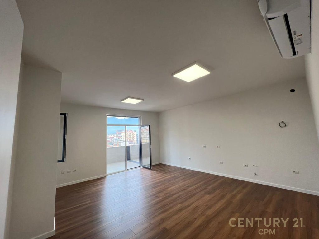 JAPIM ME QIRA APARTAMENT PER ZYRA, NE QENDER!!!