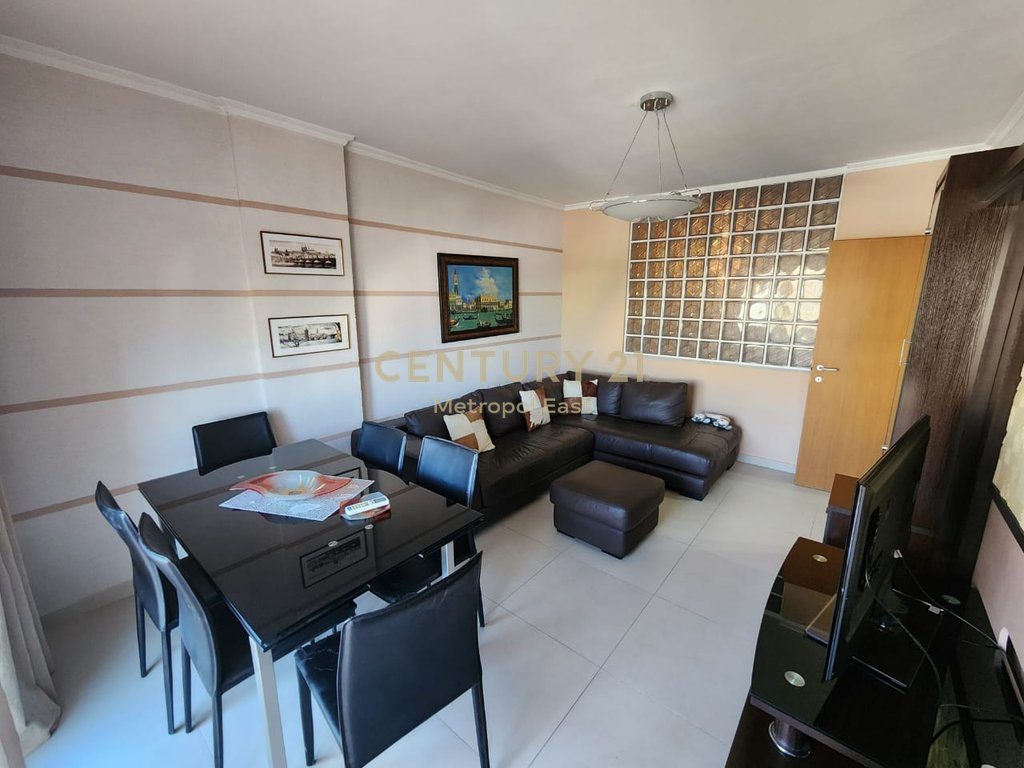 APARTAMENT 2+1 NE ZONEN E PLAZHIT, DURRES