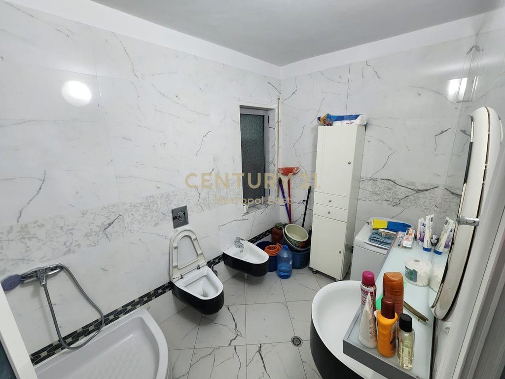 APARTAMENT 2+1 NE ZONEN E PLAZHIT, DURRES