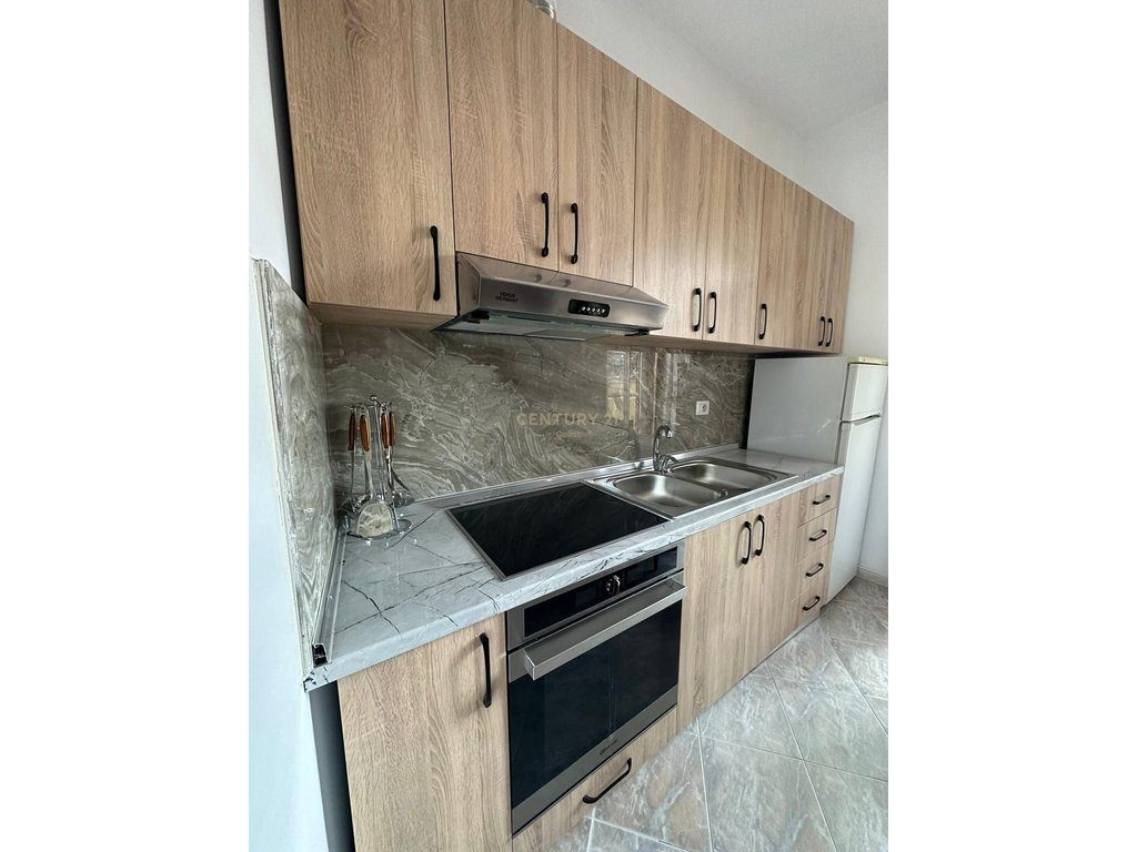 JEPET ME QIRA APARTAMENT 1+1 PRANË QENDRËS HISTORIKE, VLORE!