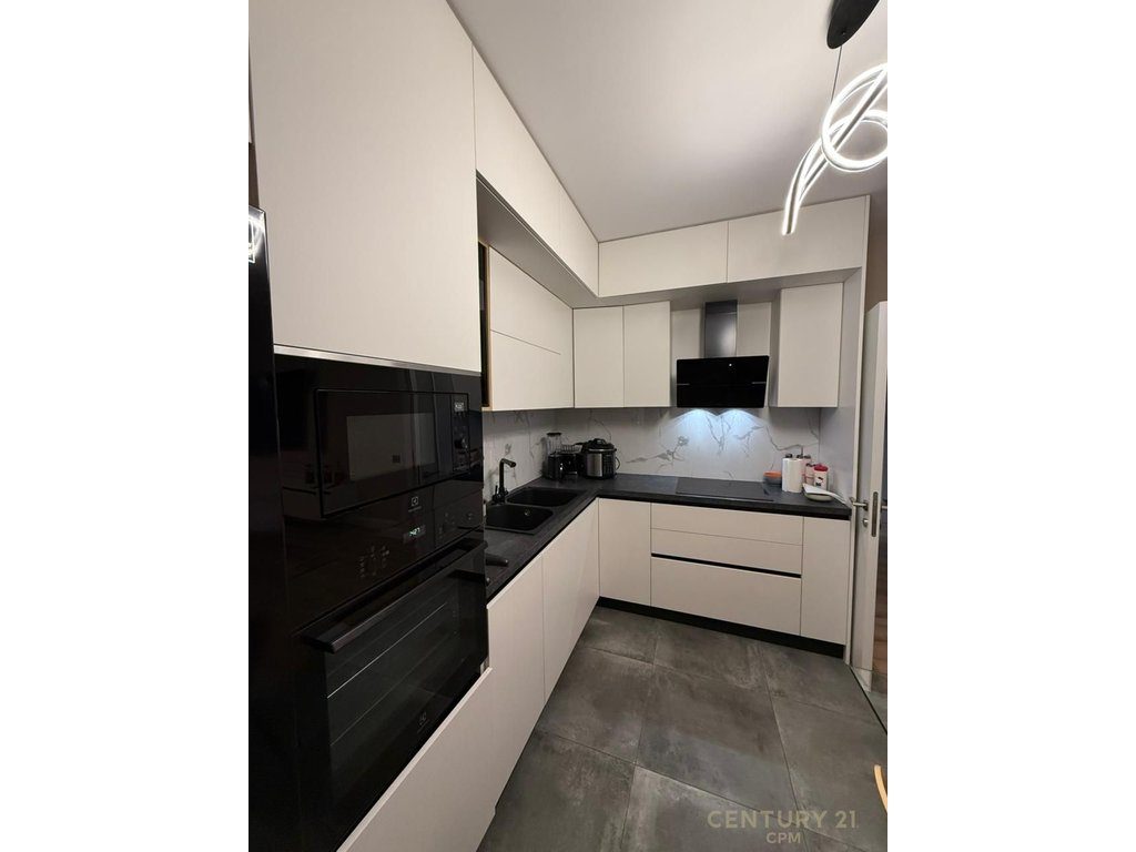 SHESIM APARTAMENT 2+1+2 PRANE KIKA 2