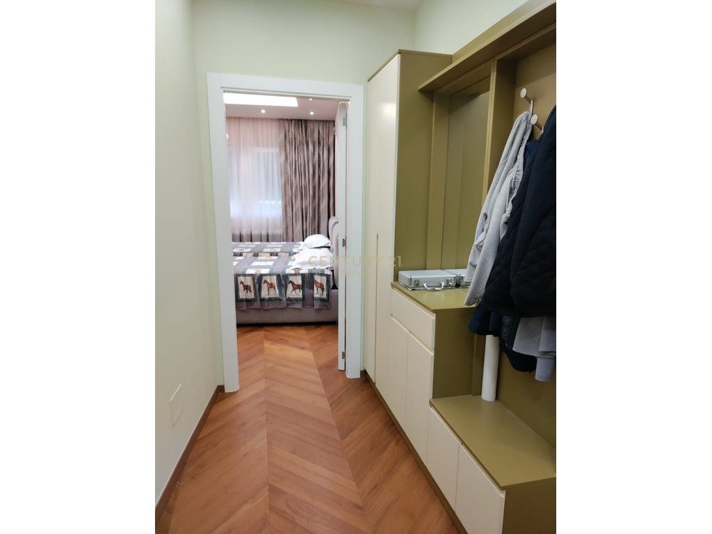 SHITET APARTAMENT PREMIUM 1+1 NE ZEMER TE TIRANES TEK PAZARI I RI!