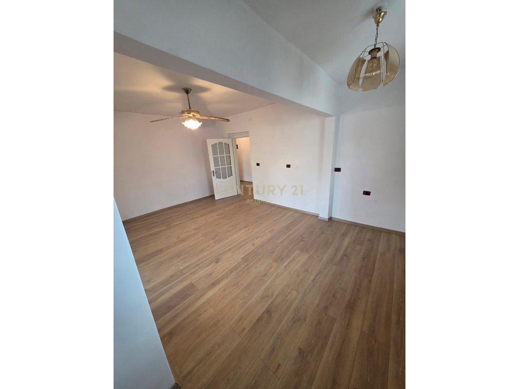 SHITET APARTAMENT 2+1+2BALLKONE PRANE SHKOLLES KUSHTRIMI I LIRISE!!