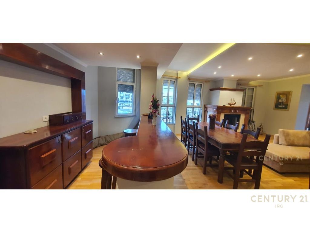 Apartament 3+1+2 ne Qender te Tiranes!