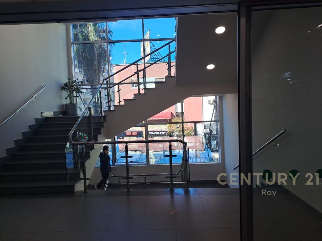 Dyqan Për Shitje Ne Flagship Center , Durrës .!!