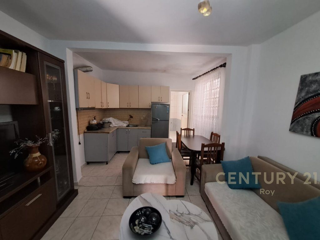 Shtëpi  Private  2+1 Për Shitje në Durrës te Lagjia e Re 60.000€ | 273 m²Toke dhe 63m² Ndertim.