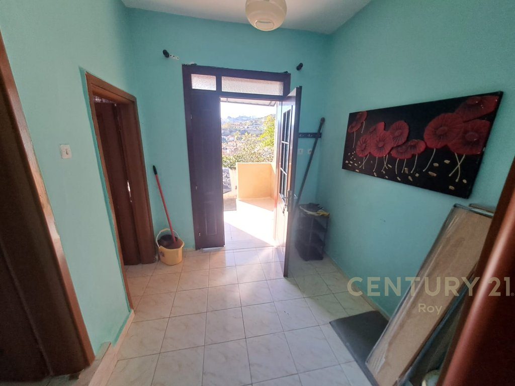 Shtëpi  Private  2+1 Për Shitje në Durrës te Lagjia e Re 60.000€ | 273 m²Toke dhe 63m² Ndertim.