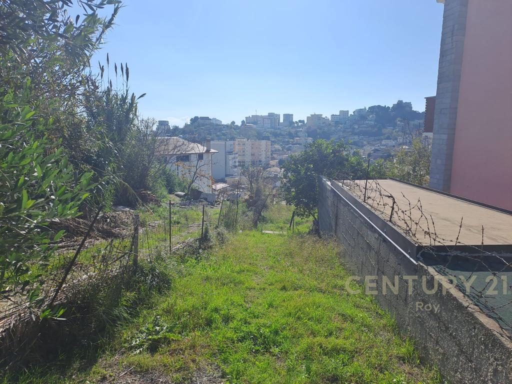 Shtëpi  Private  2+1 Për Shitje në Durrës te Lagjia e Re 60.000€ | 273 m²Toke dhe 63m² Ndertim.