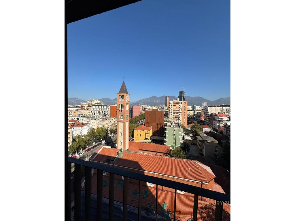Apartament 3+1+2 tek Rruga e Kavajes.
