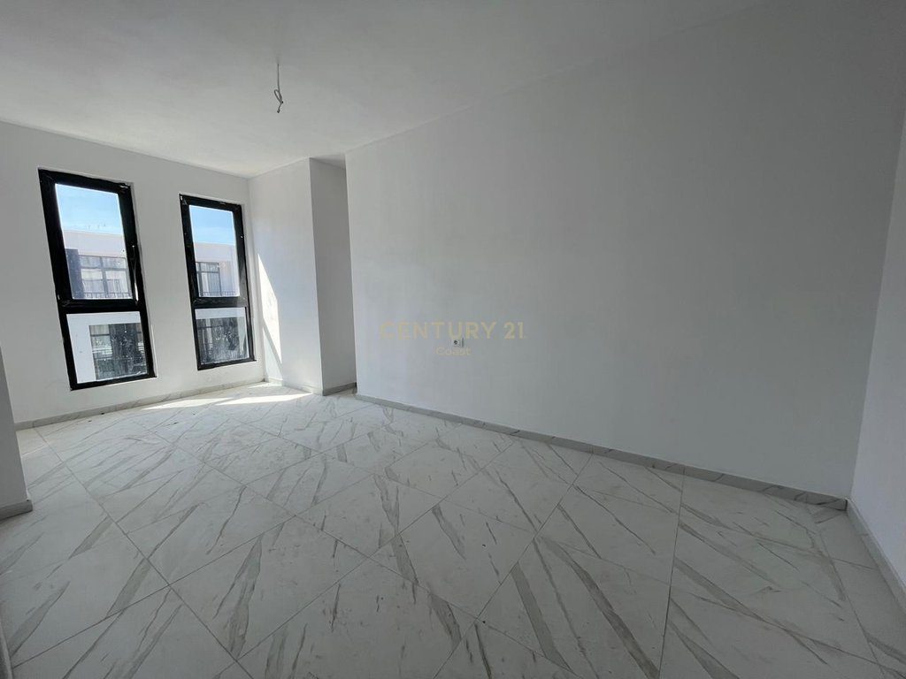 APARTAMENT 2+1 NE SHTIJE NE ORIKUM , VLORE!!!