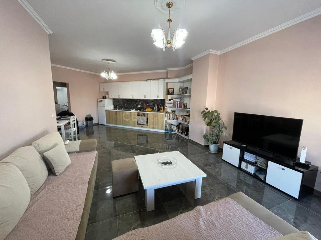 SHITET APARTAMENT 2+1+2 + DEPO NE QENDER TE DURRESIT!