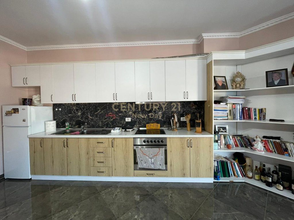 SHITET APARTAMENT 2+1+2 + DEPO NE QENDER TE DURRESIT!