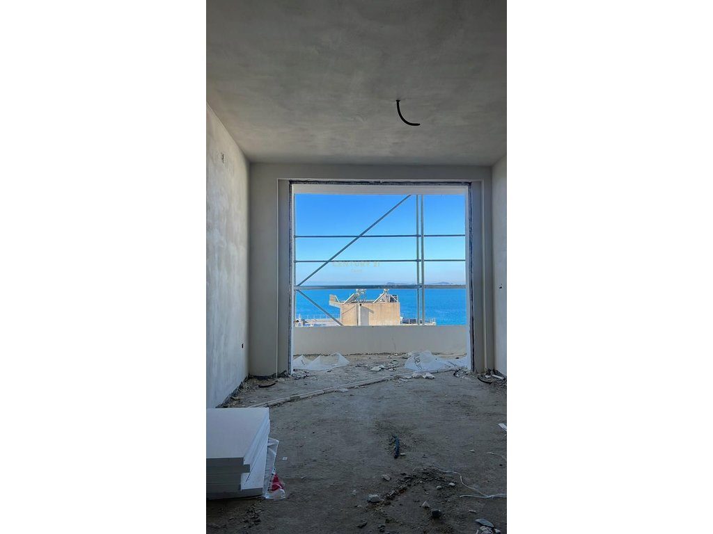 Apartament 1+1 me Pamje të plotë nga Deti pranë Marina Bay, Vlorë