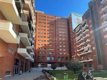 SHESIM APARTAMENT 2+1+2 TEK KOPSHTI BOTANIK ME 2 POSTE PARKIMI
