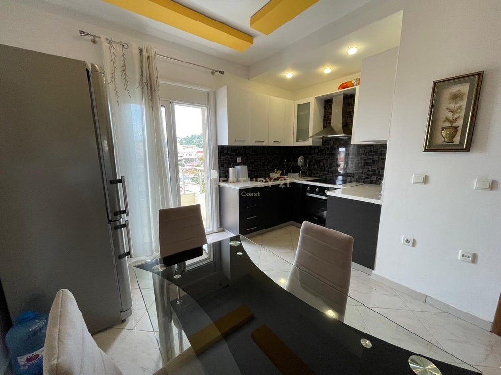 Shitet Apartament 2+1 pranë Gjykatës së Vjetër, Vlorë!!