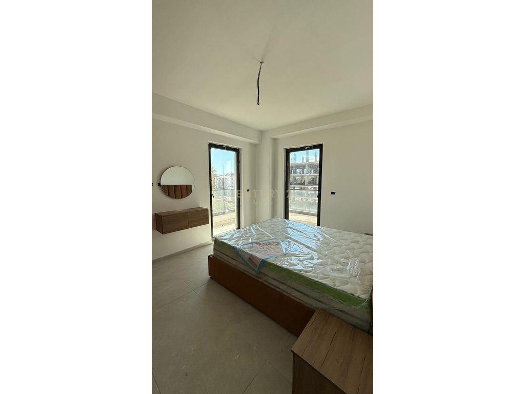 Apartament 1+1 për Shitje – Mali i Robit, Golem !!