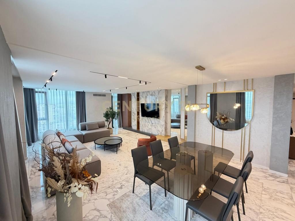 Duplex luksoz 221 m²  + parkim te mbyllur te "Square 21", Tiranë