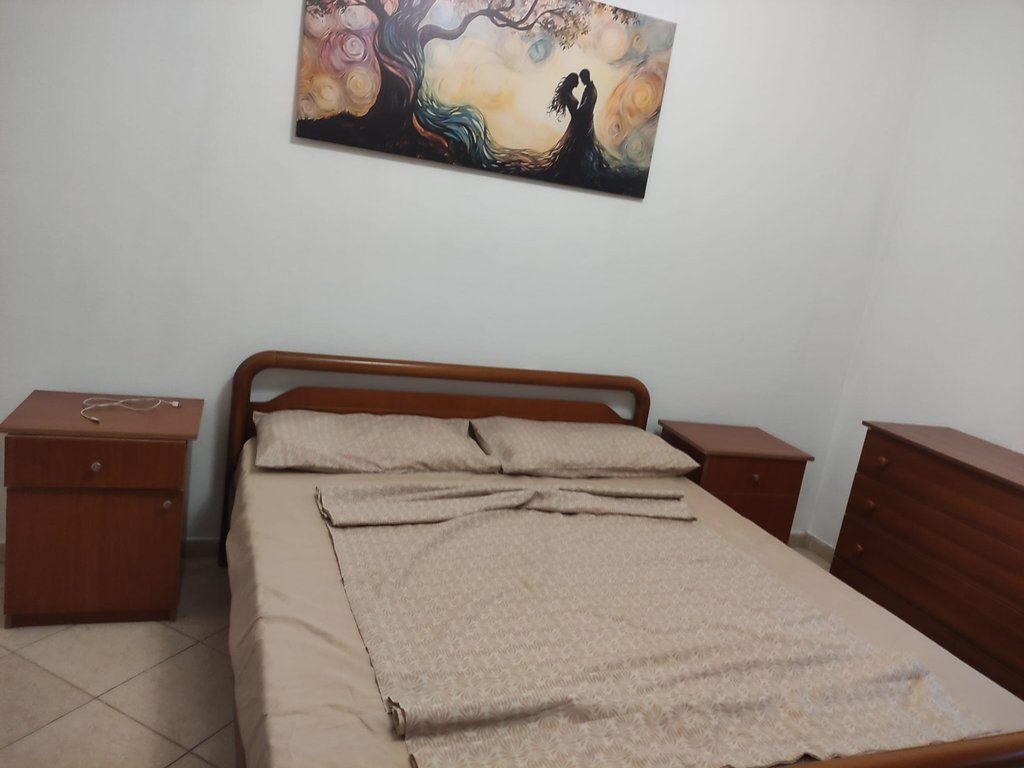 Apartament 2+1 Me Qira në Rruga Siri Kodra, Tiranë.