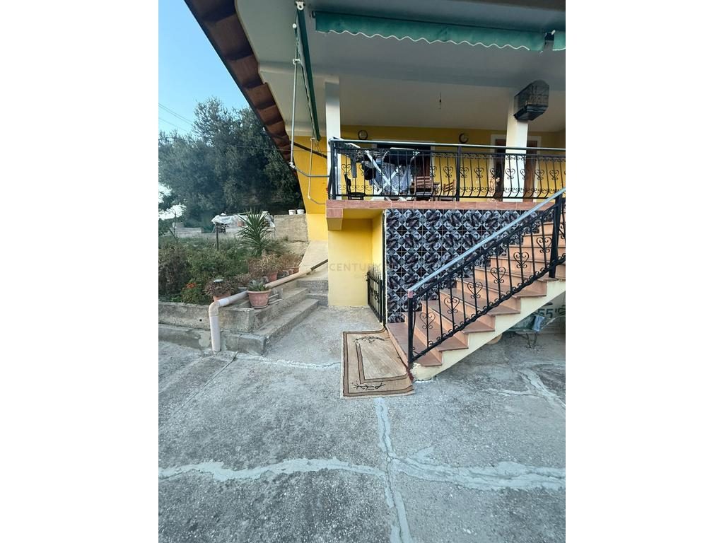 SHITET SHTËPI PRIVATE NË AFËRSI TË FSHATIT KANINË, VLORË!!!