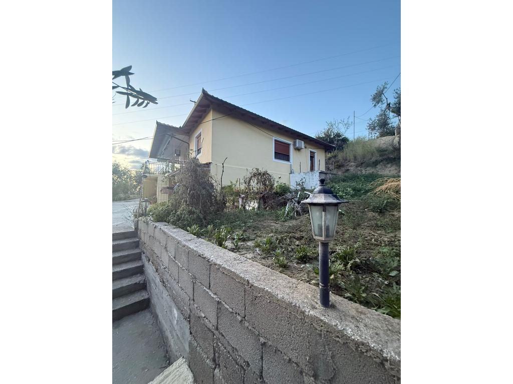 SHITET SHTËPI PRIVATE NË AFËRSI TË FSHATIT KANINË, VLORË!!!