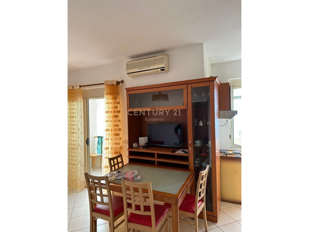 Apartament 2+1 Me Qira në Plazh Rrota e Kuqe, Durrës - 250€ |