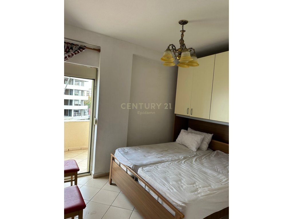 Apartament 2+1 Me Qira në Plazh Rrota e Kuqe, Durrës - 250€ |