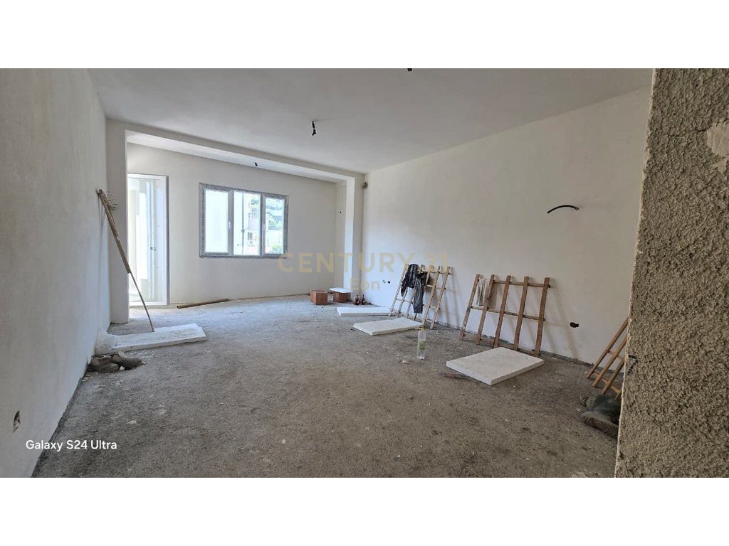 Apartament 1+1 në Shitje në Durrës me Post Parkimi dhe Depo !