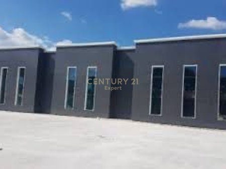 Hapësirë multifunksionale   me Qira në Pezë - Helmes, Tiranë - 1,500.00€ | 1000 m²!