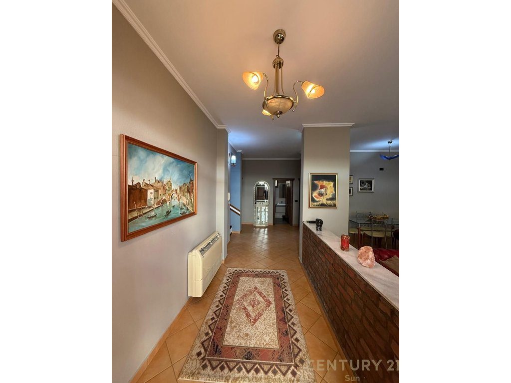 Vilë 4+2 Në Shitje në Don Bosco, Tiranë - 500,000€ | 408 m²
